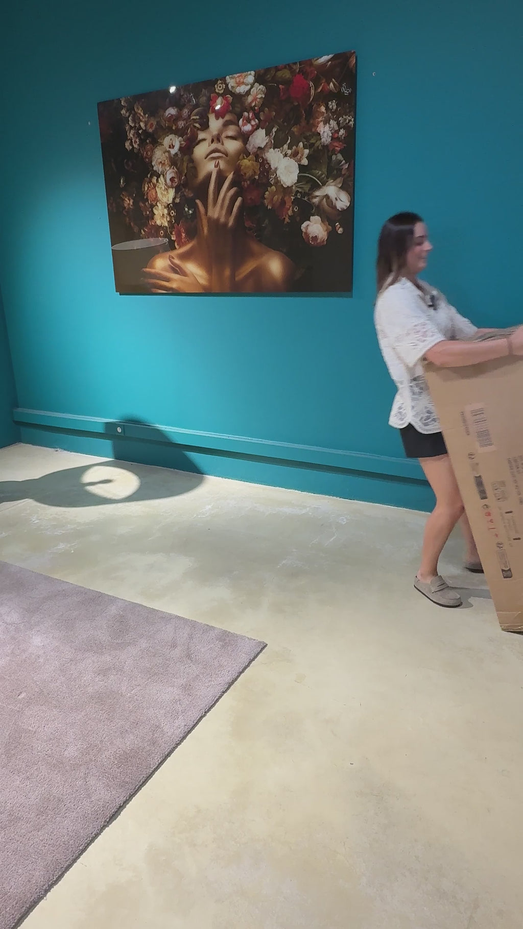Vidéo : le canapé Dune livré dans son carton compact puis installé